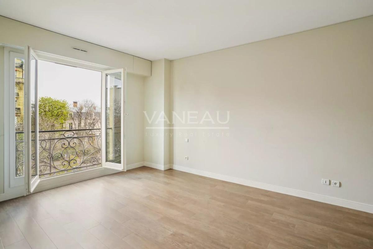 Paris XVIe - Georges Mandel - Appartement familial de 160 m2 Etage Elevé