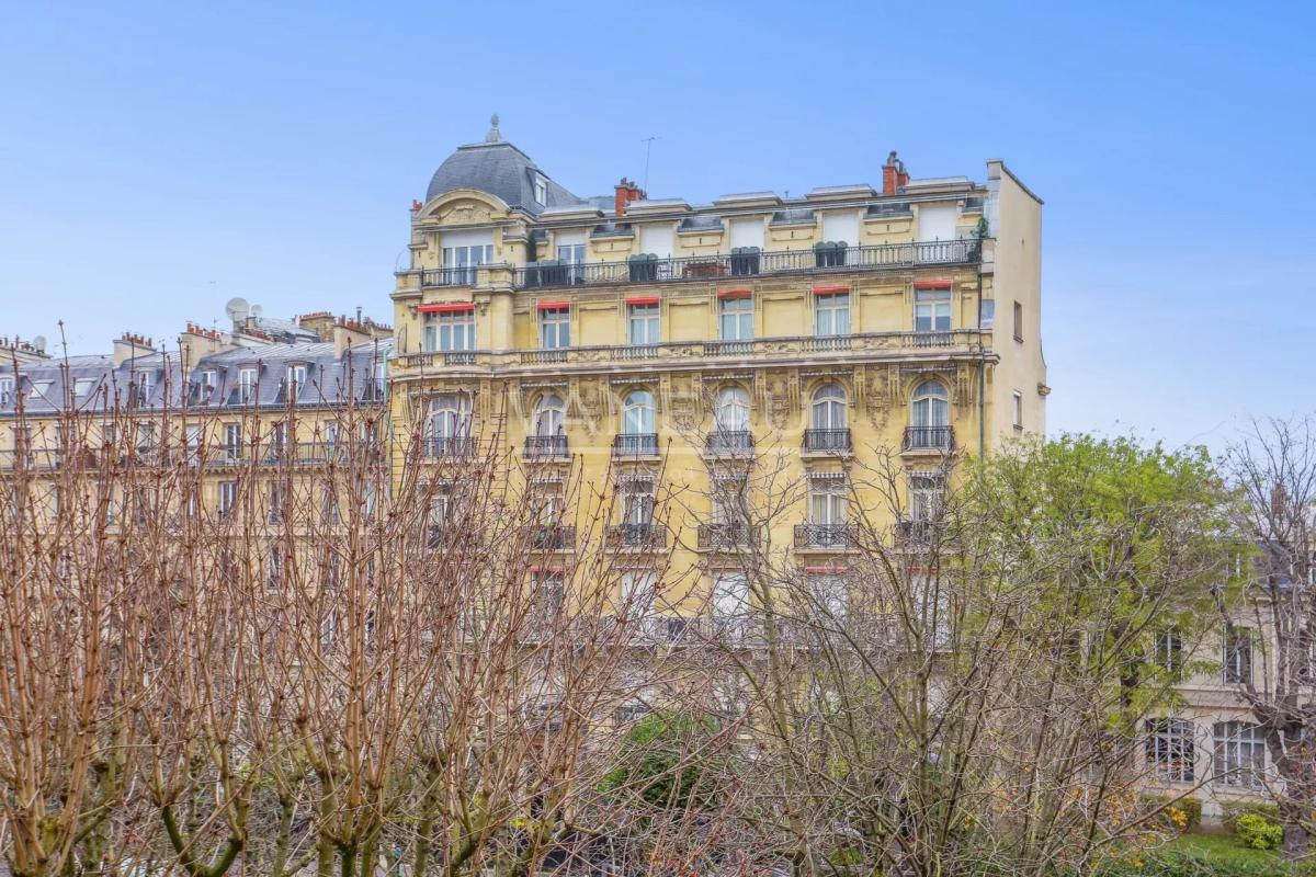 Paris XVIe - Georges Mandel - Appartement familial de 160 m2 Etage Elevé