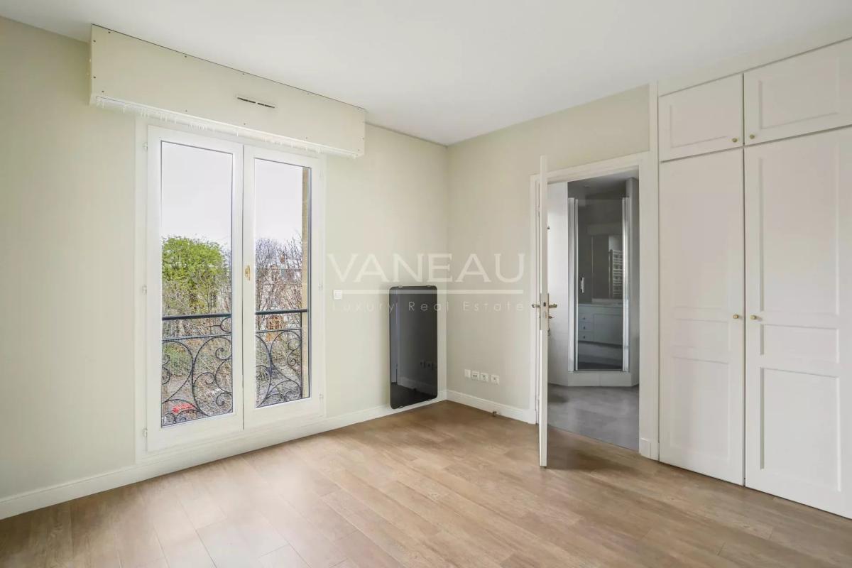 Paris XVIe - Georges Mandel - Appartement familial de 160 m2 Etage Elevé