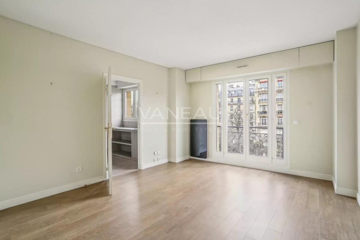 Paris XVIe - Georges Mandel - Appartement familial de 160 m2 Etage Elevé