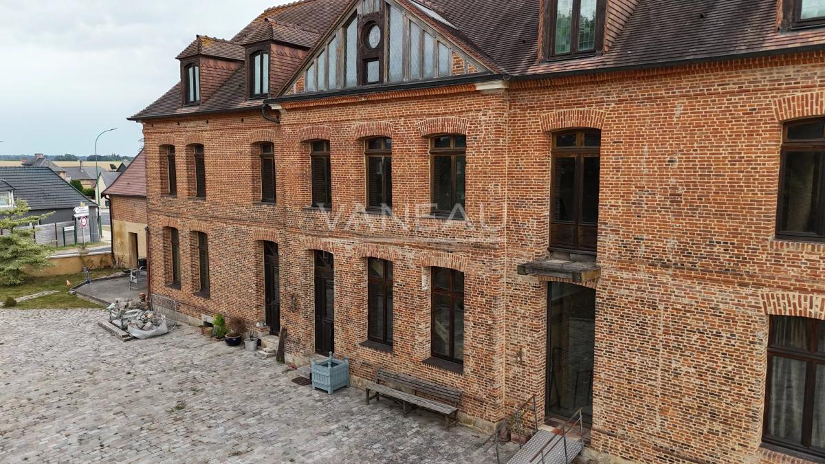 Ancien Relais de Poste 18ème de 700 m² (habitation et événementiel) - A proximité de Rouen -