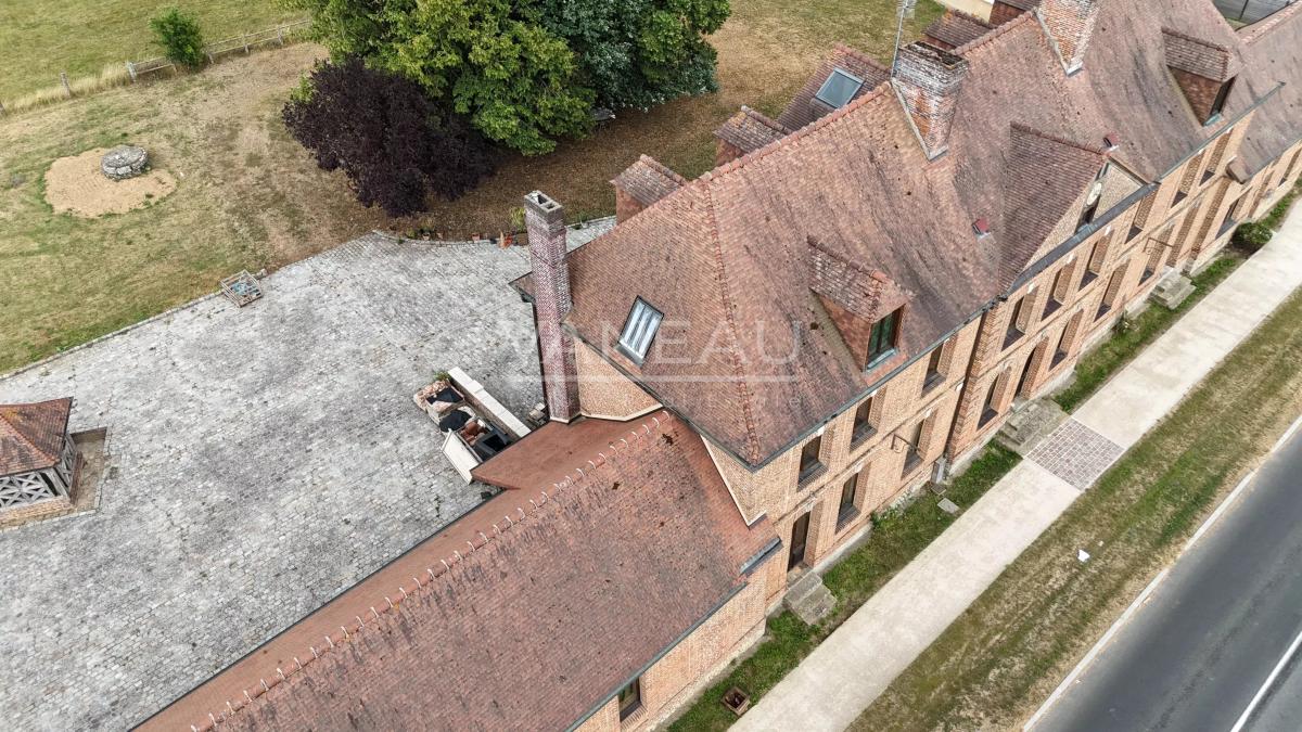 Ancien Relais de Poste 18ème de 700 m² (habitation et événementiel) - A proximité de Rouen -