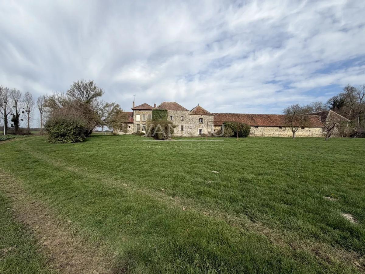 Corps de ferme historique - La Chapelle-Gauthier (Seine-et-Marne) -
