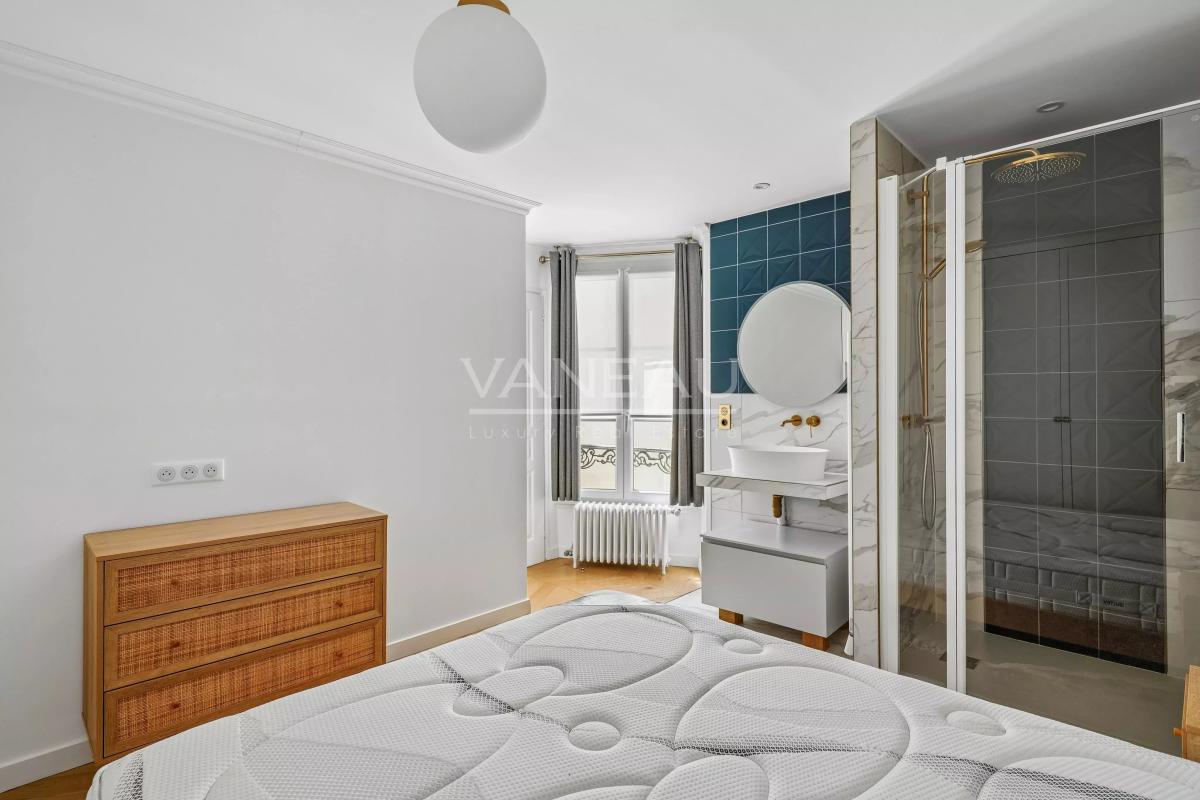 Paris VIe - Proche Luxembourg - Appartement refait de deux chambres au 3eme étage
