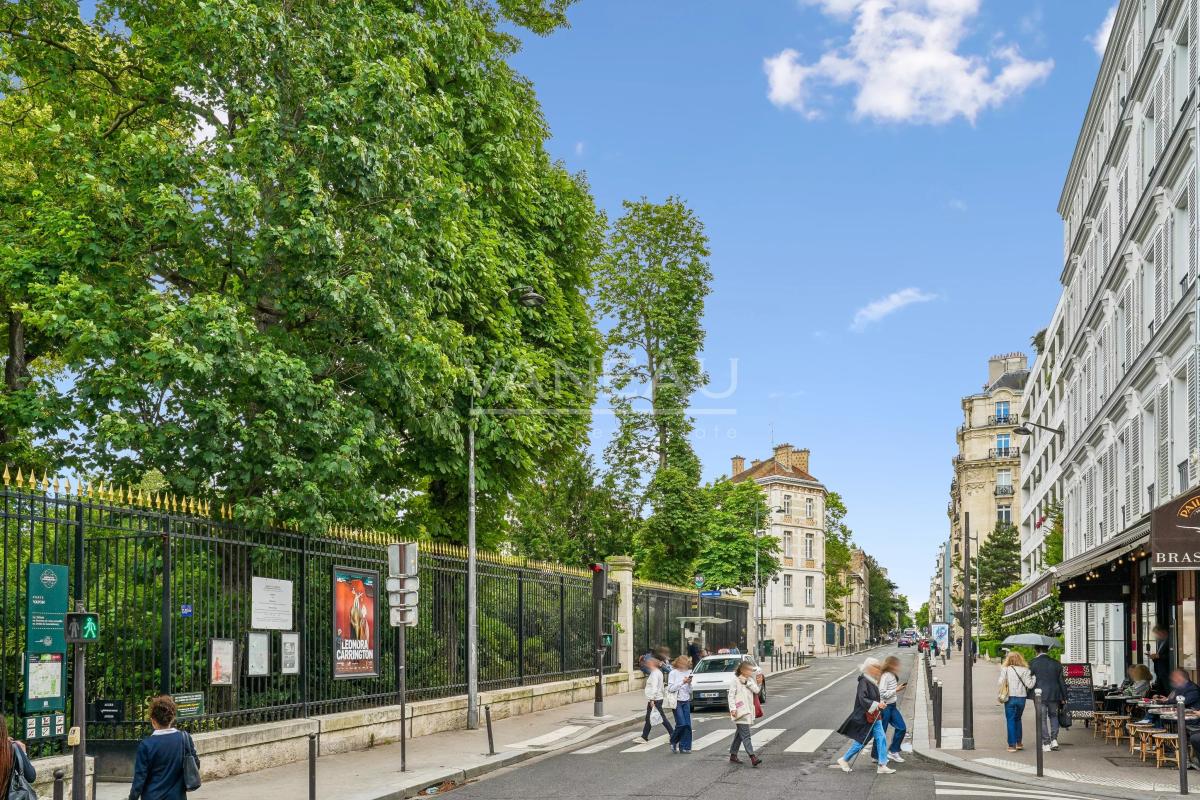 Paris VIe - Proche Luxembourg - Appartement refait de deux chambres au 3eme étage
