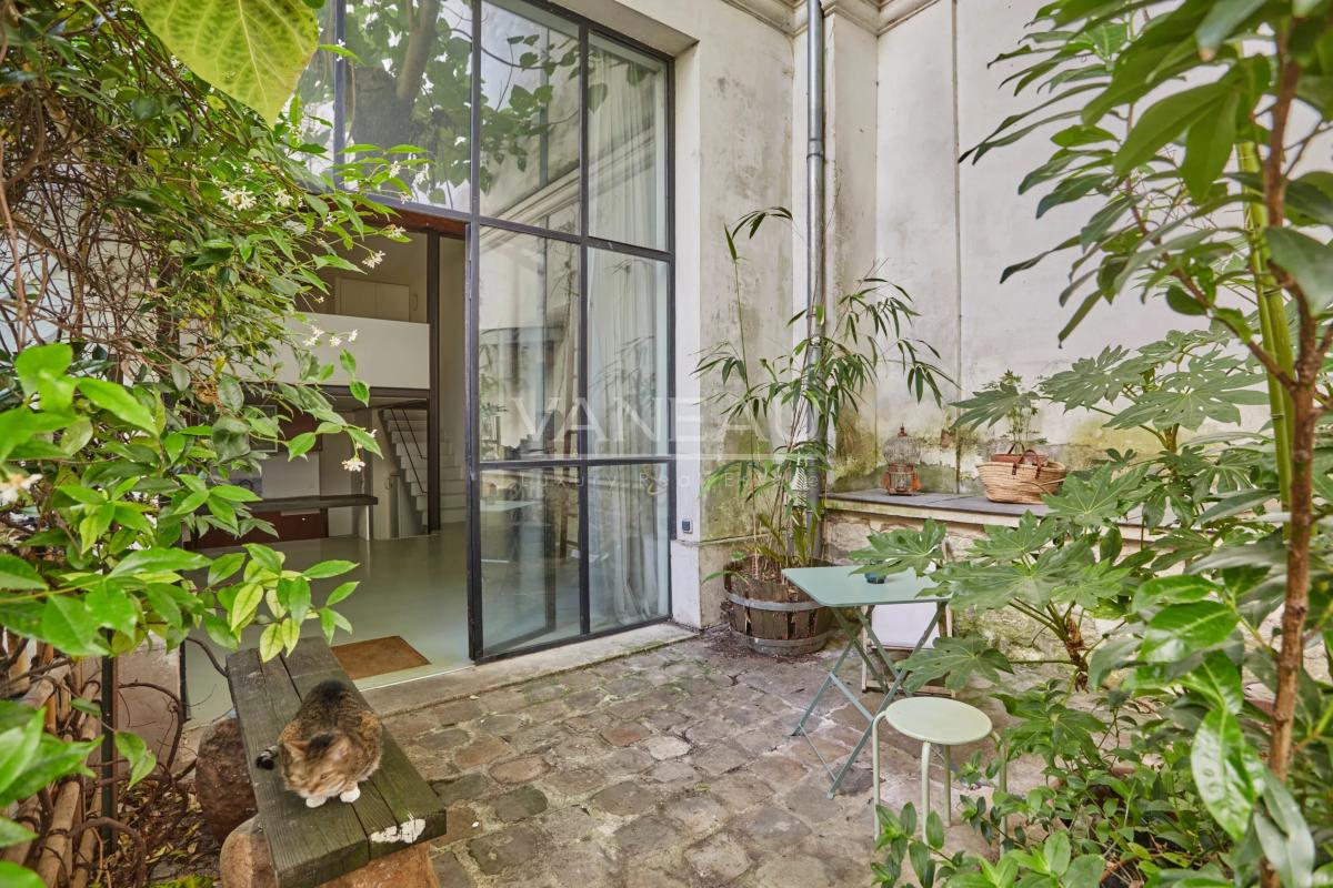 Paris Xe - Albert Thomas / Lancry - Charmant loft sur une cour arborée avec espace extérieur.