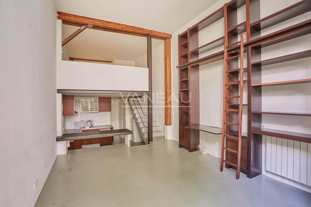 Paris Xe - Albert Thomas / Lancry - Charmant loft sur une cour arborée avec espace extérieur.