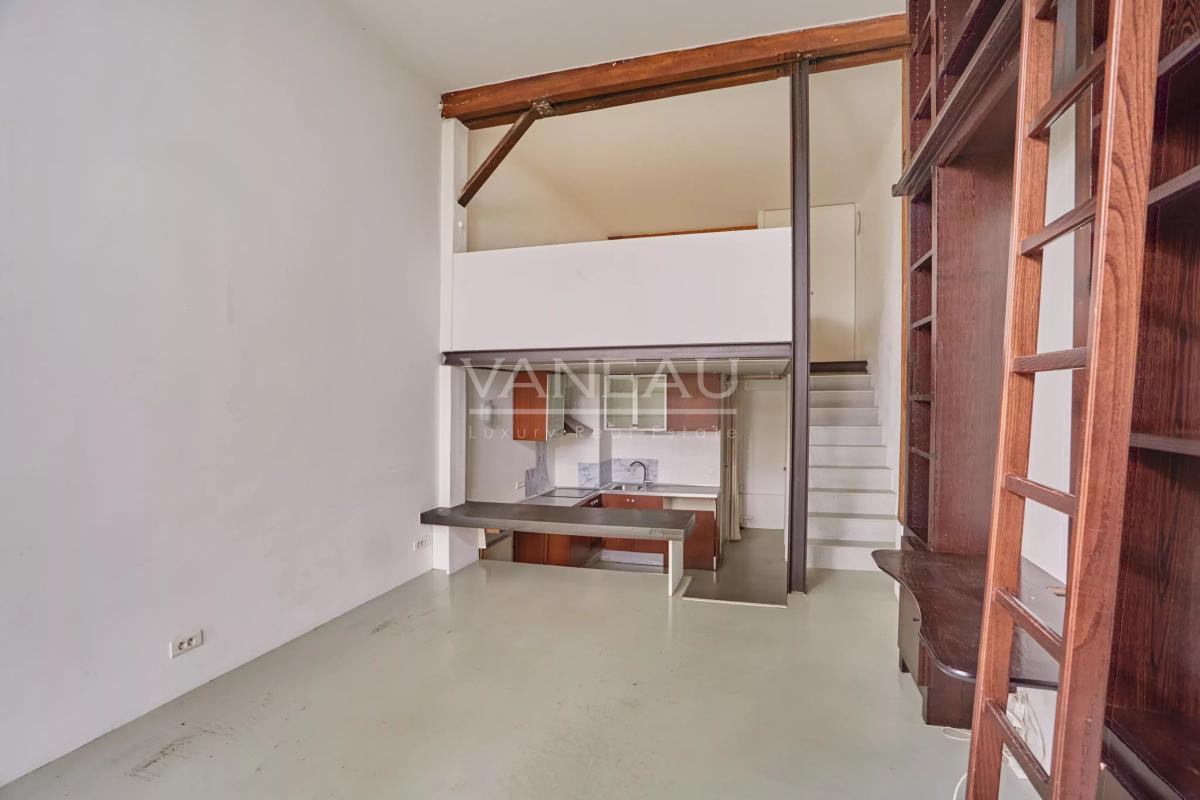 Paris Xe - Albert Thomas / Lancry - Charmant loft sur une cour arborée avec espace extérieur.