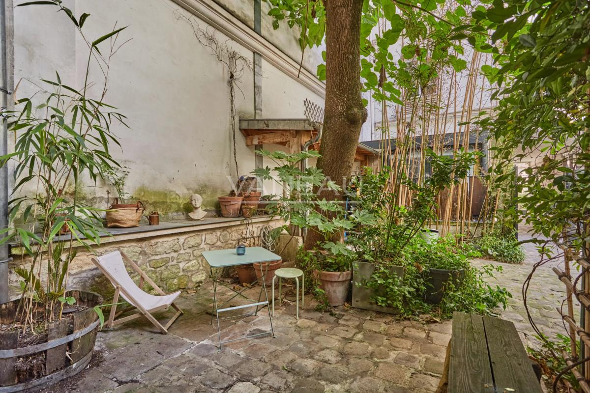 Paris Xe - Albert Thomas / Lancry - Charmant loft sur une cour arborée avec espace extérieur.