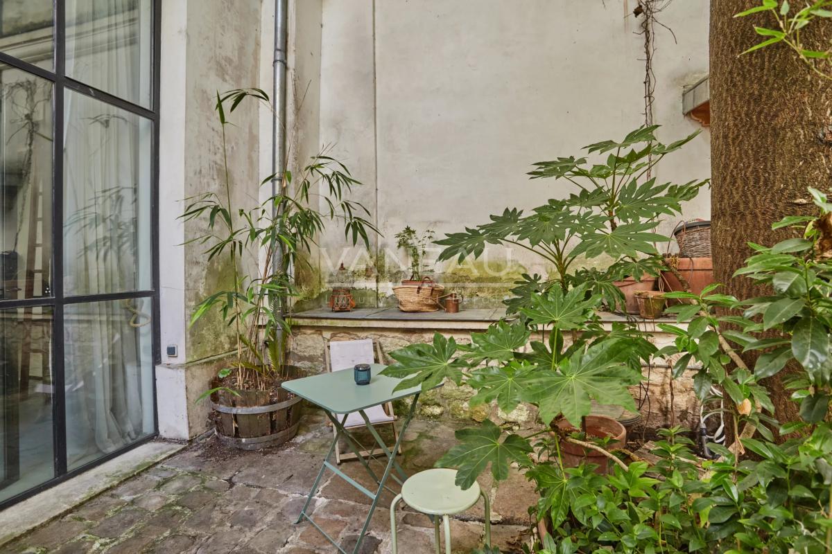 Paris Xe - Albert Thomas / Lancry - Charmant loft sur une cour arborée avec espace extérieur.