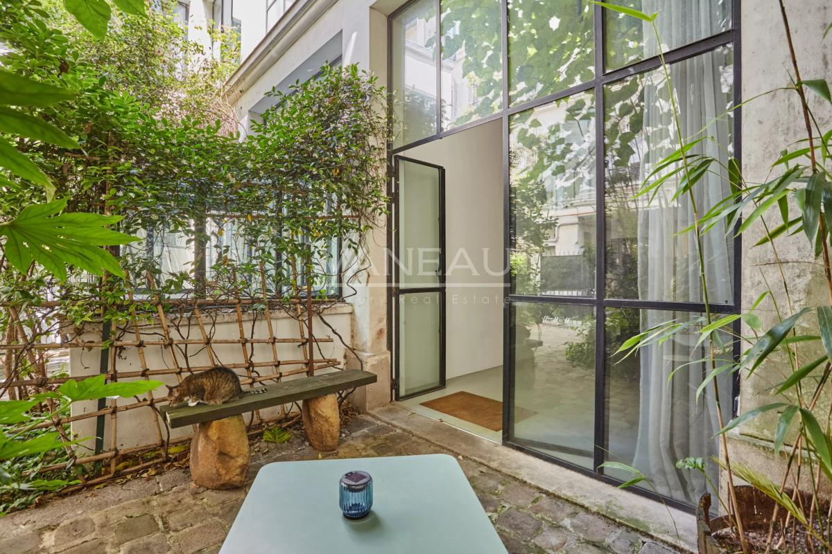 Paris Xe - Albert Thomas / Lancry - Charmant loft sur une cour arborée avec espace extérieur.
