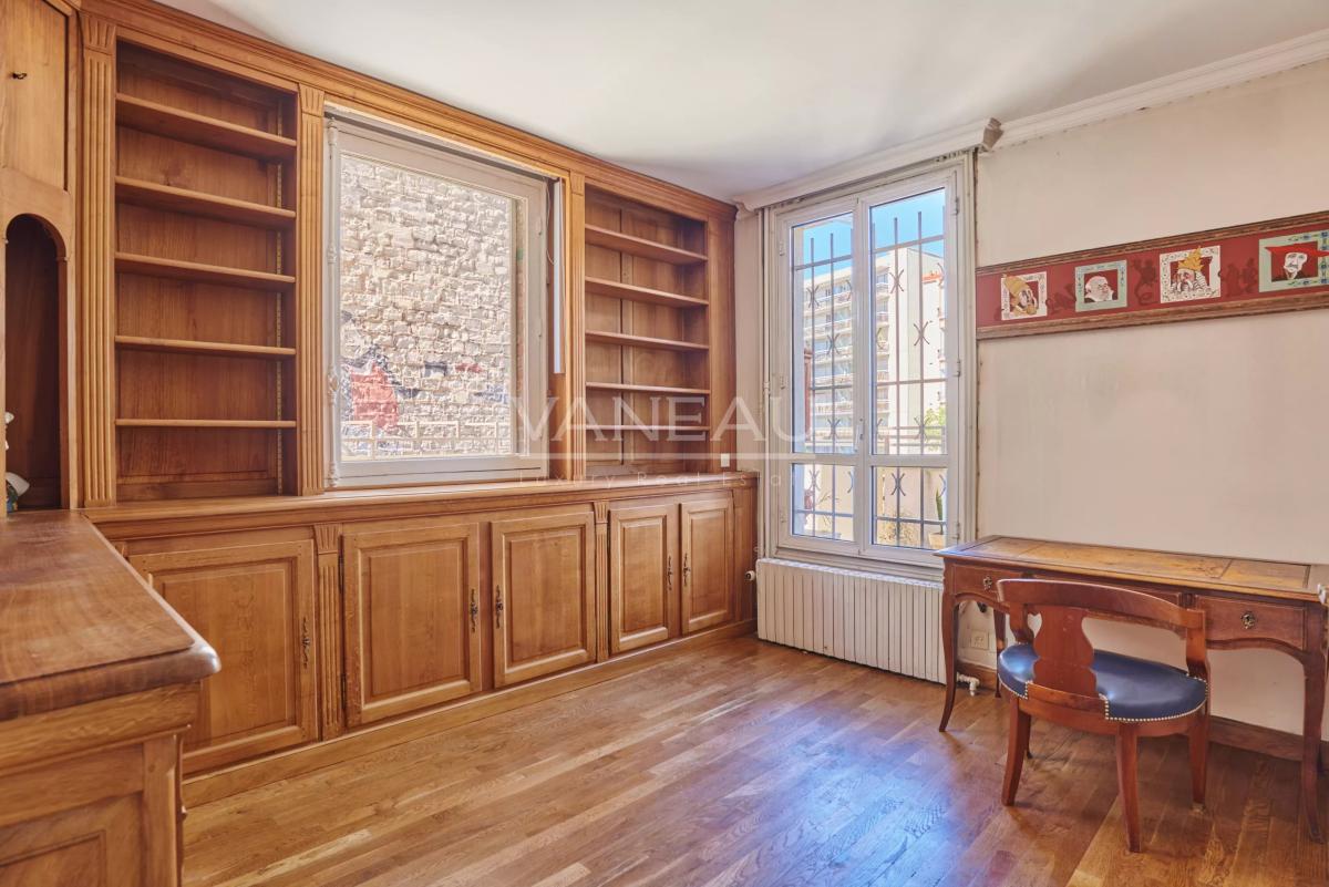Paris XIVE - En face du Parc Montsouris, maison emblématique de 174 m² de 3 à 5 chambres et 60m² d'extérieur