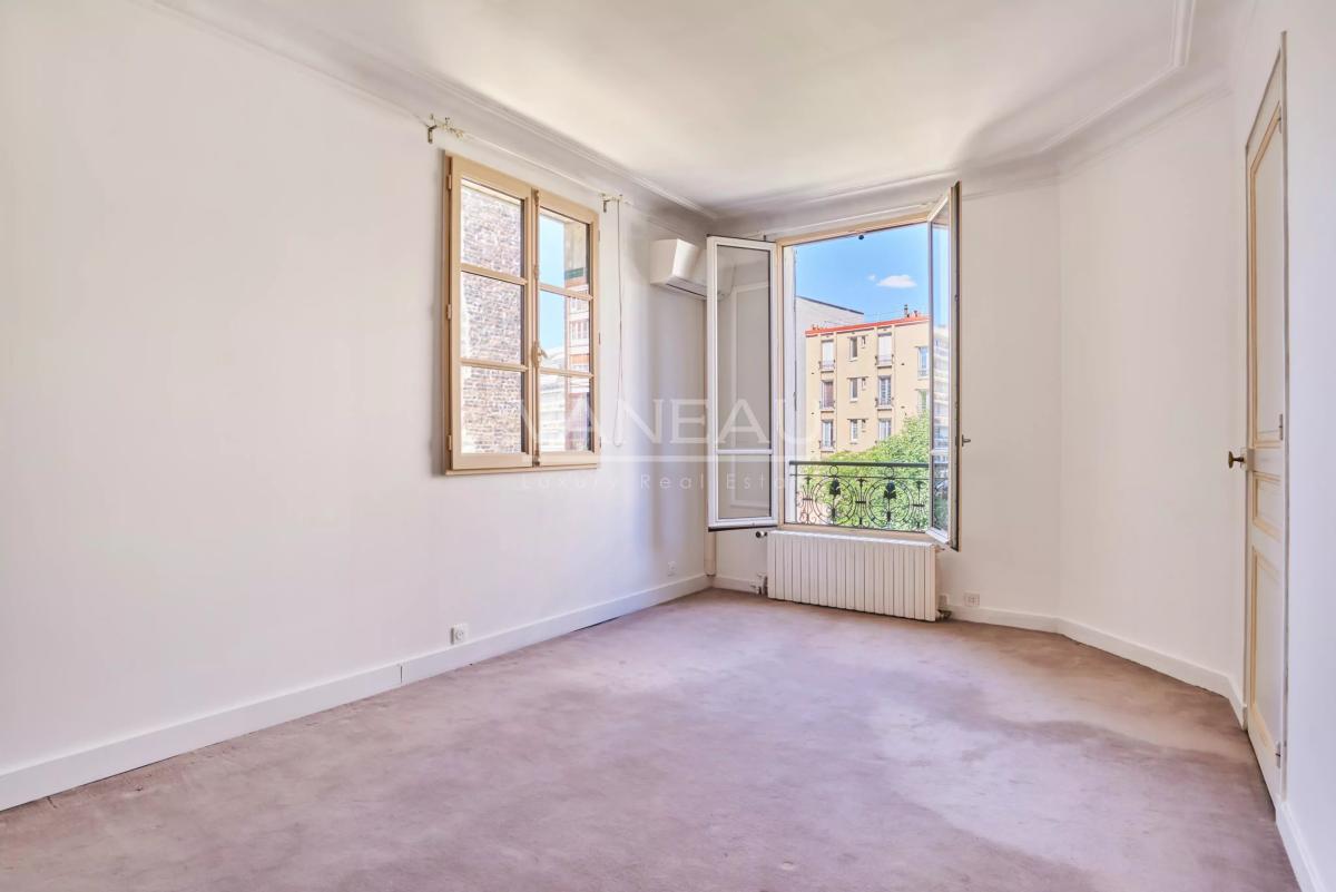 Paris XIVE - En face du Parc Montsouris, maison emblématique de 174 m² de 3 à 5 chambres et 60m² d'extérieur