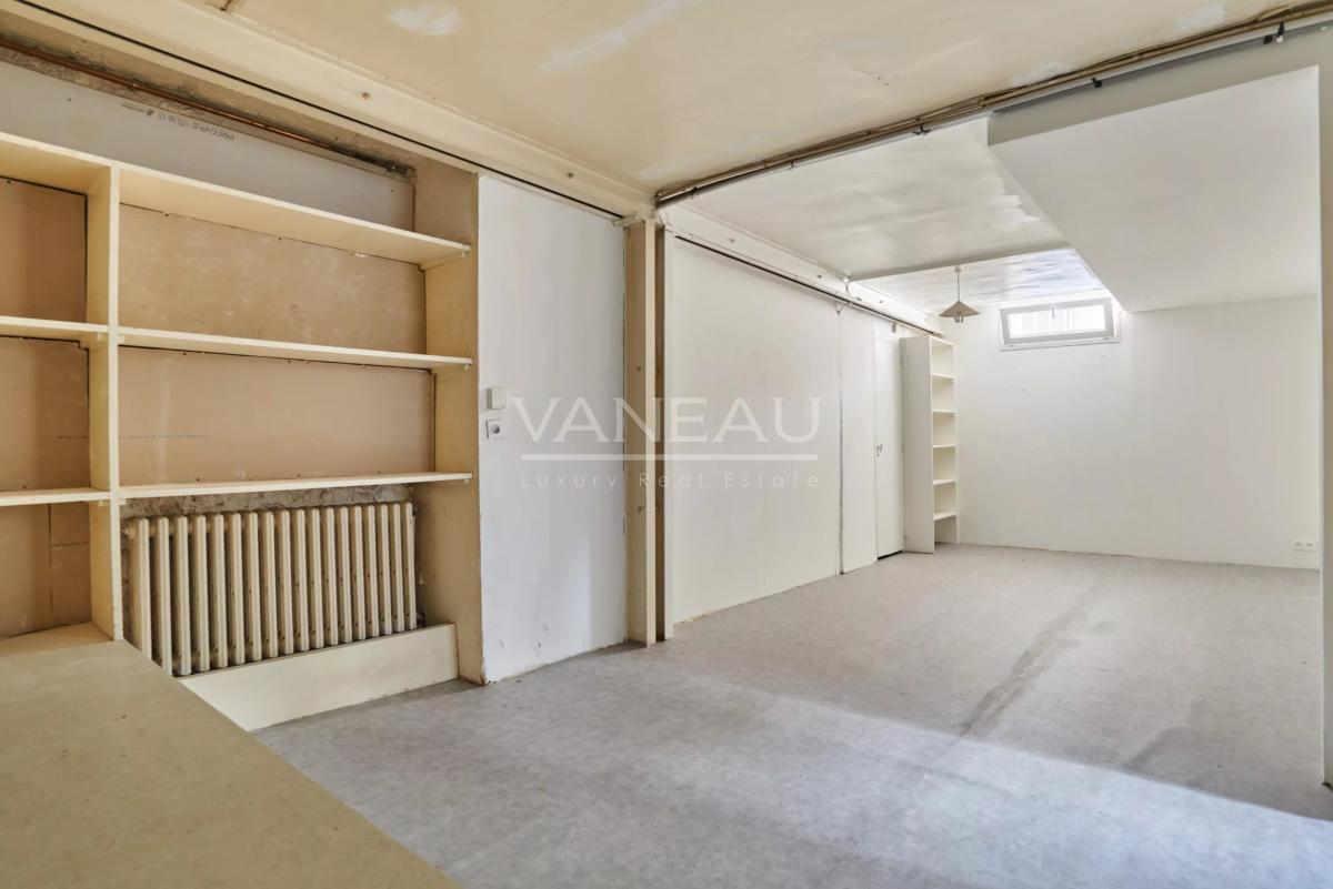 Paris XIVE - En face du Parc Montsouris, maison emblématique de 174 m² de 3 à 5 chambres et 60m² d'extérieur