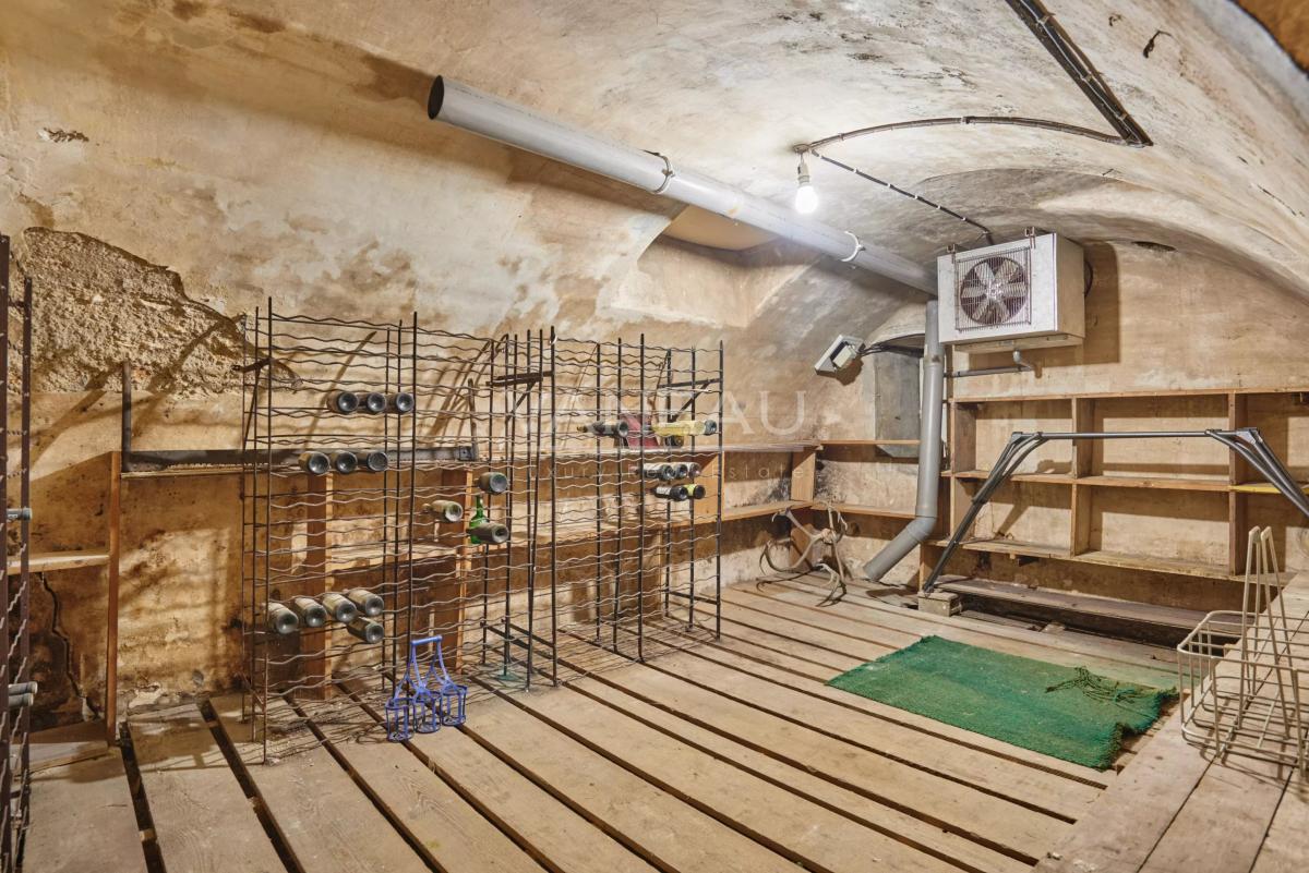 Paris XIVE - En face du Parc Montsouris, maison emblématique de 174 m² de 3 à 5 chambres et 60m² d'extérieur