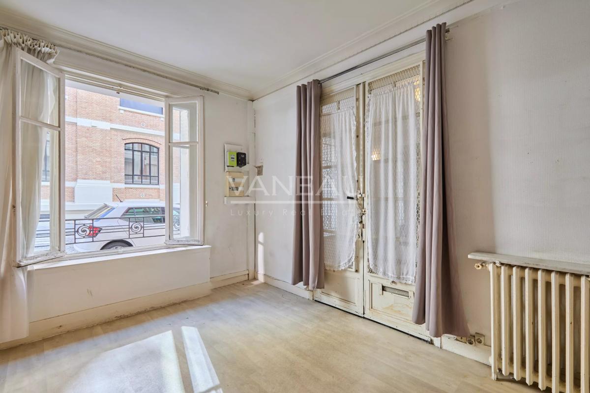PARIS XV - Convention : Appartement au calme à rénover