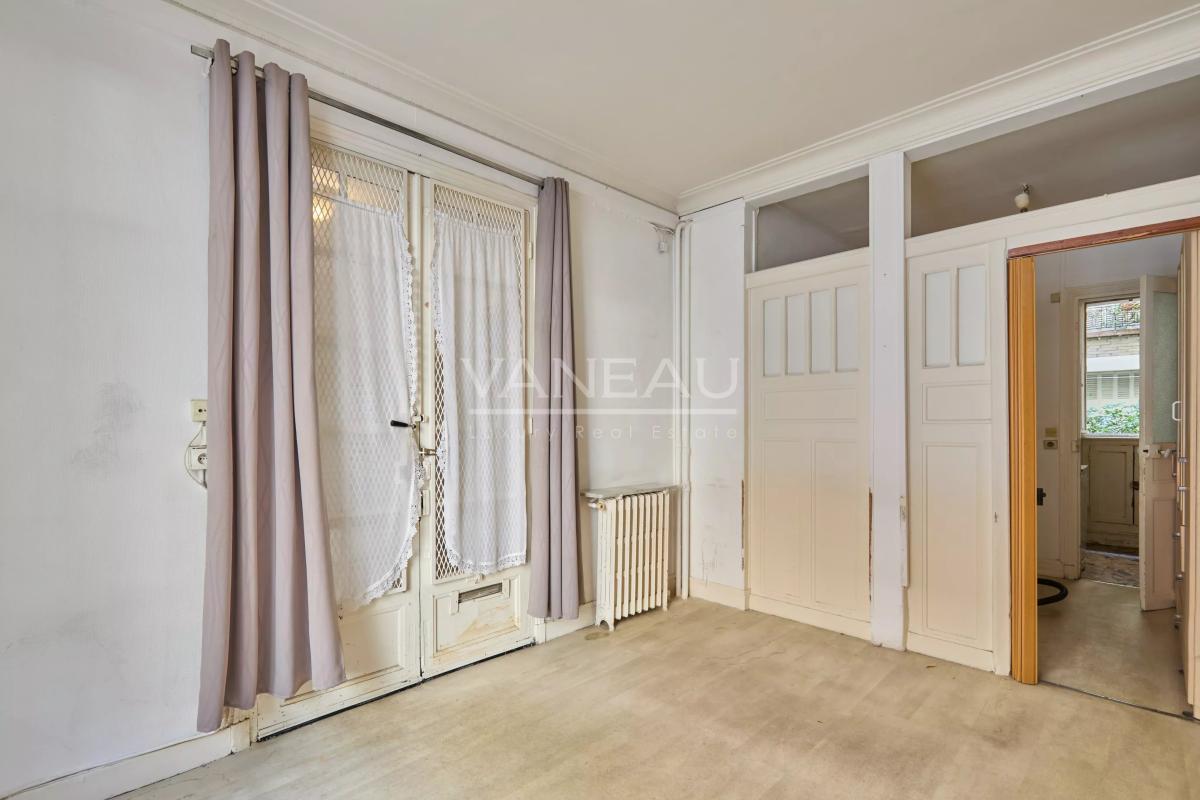 PARIS XV - Convention : Appartement au calme à rénover