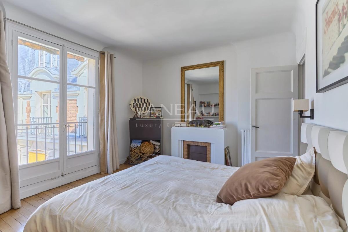 Neuilly - Saint-James - Appartement familial - Dernier étage noble