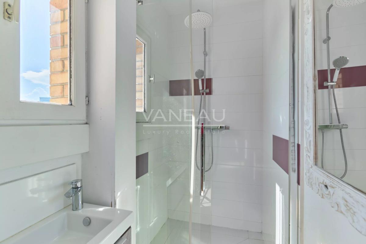 Neuilly - Saint-James - Appartement familial - Dernier étage noble