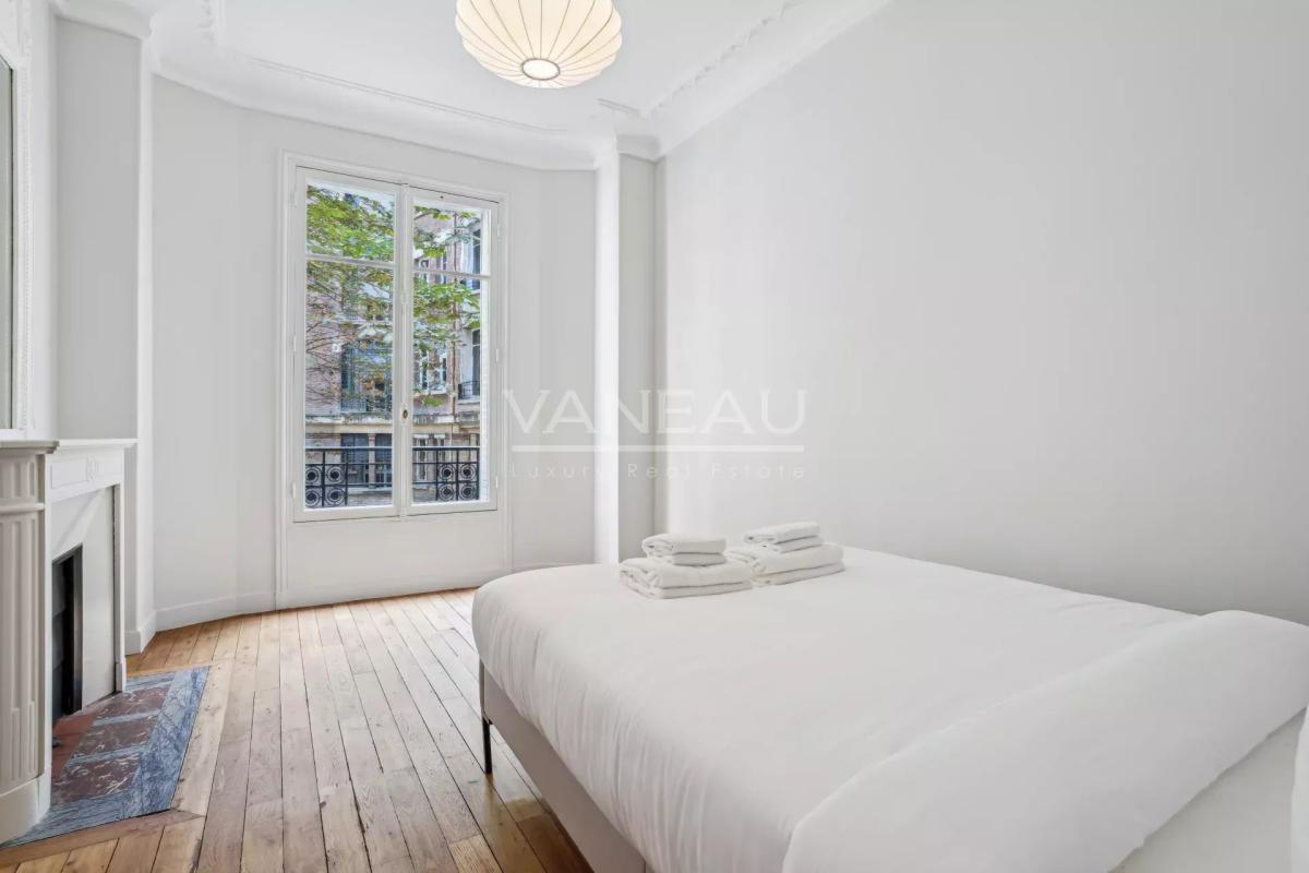 Paris XVIe-Trocadéro-Superbe appartement de 7 pièces prêt à vivre.
