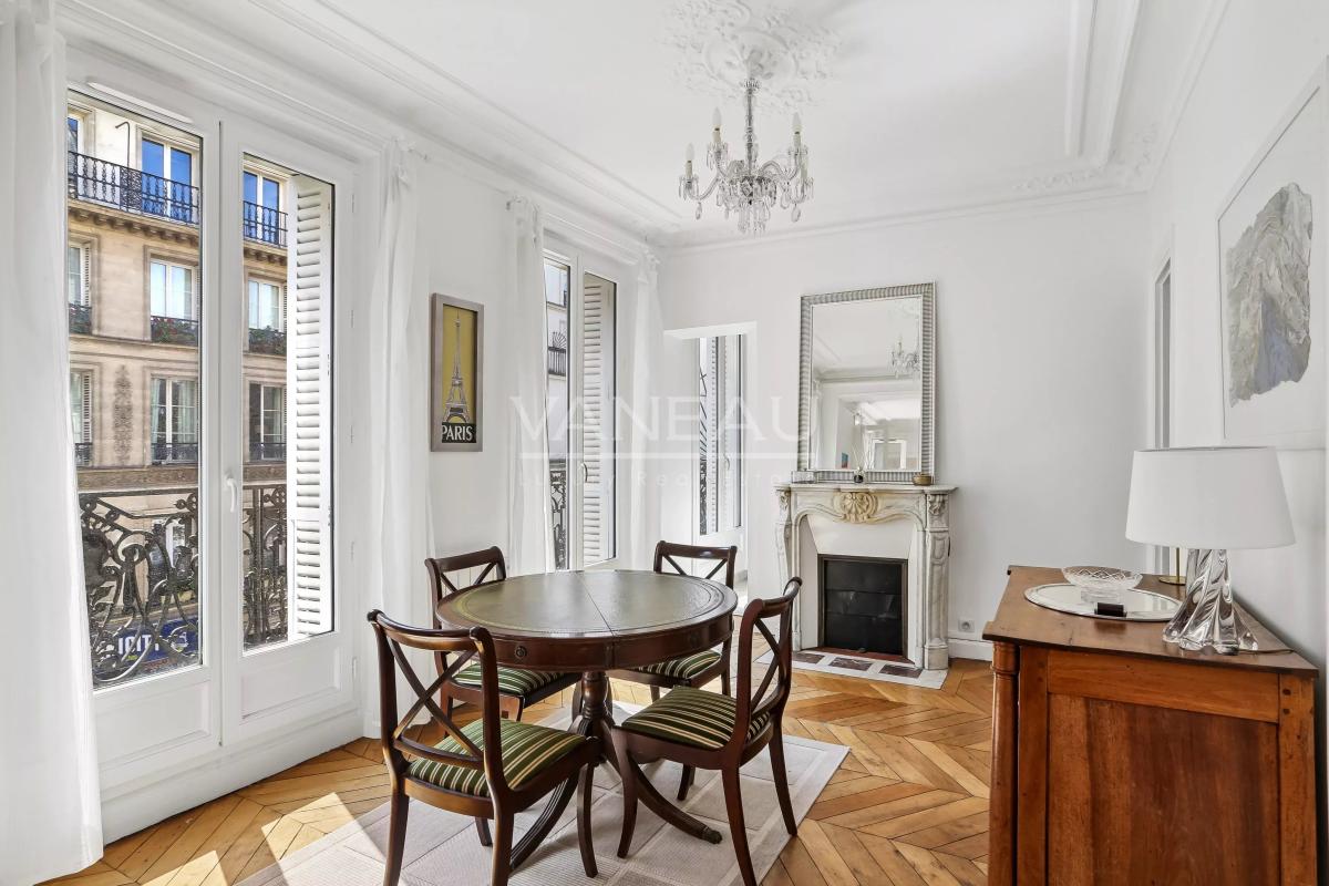 Paris VI - Saint-Sulpice / Saint Germain-des-Prés - Appartement deux pièces - Balcon - Cave