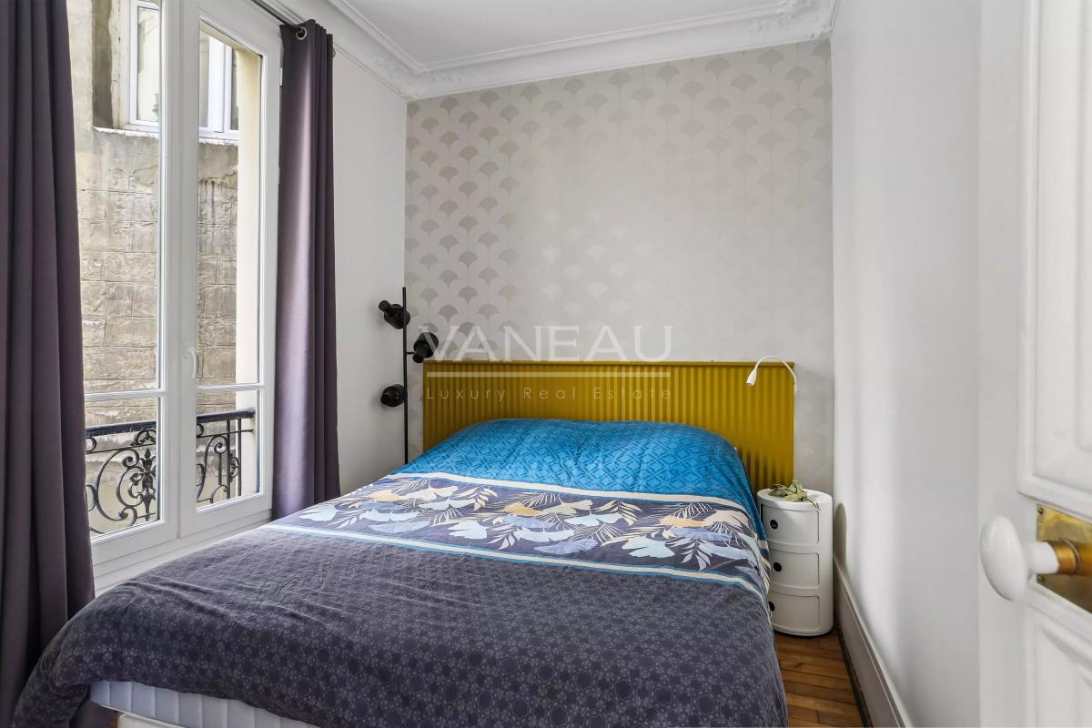 Paris VI - Saint-Sulpice / Saint Germain-des-Prés - Appartement deux pièces - Balcon - Cave