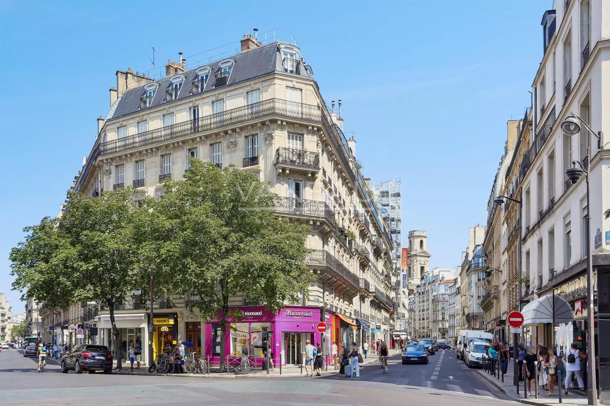 Paris VI - Saint-Sulpice / Saint Germain-des-Prés - Appartement deux pièces - Balcon - Cave