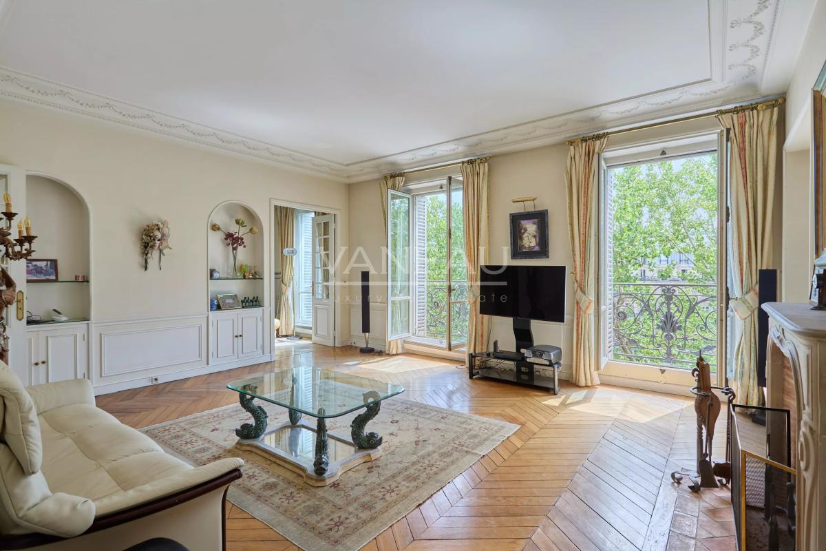 Paris IVᵉ - Appartement 4 pièces avec vue sur la Seine