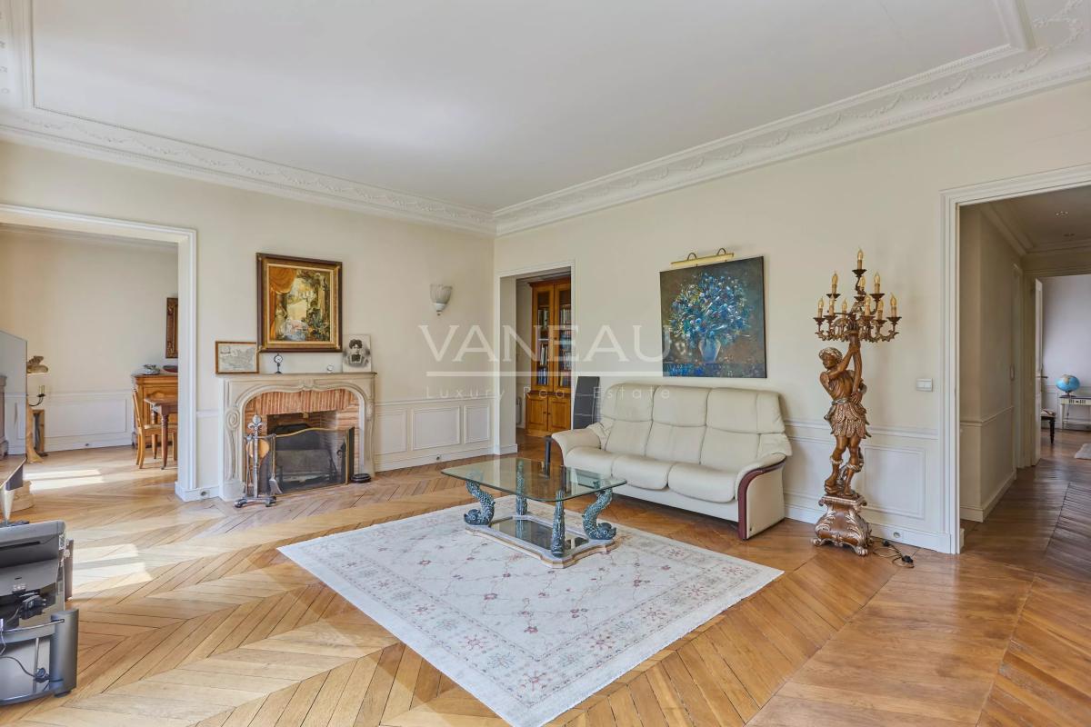 Paris IVᵉ - Appartement 4 pièces avec vue sur la Seine