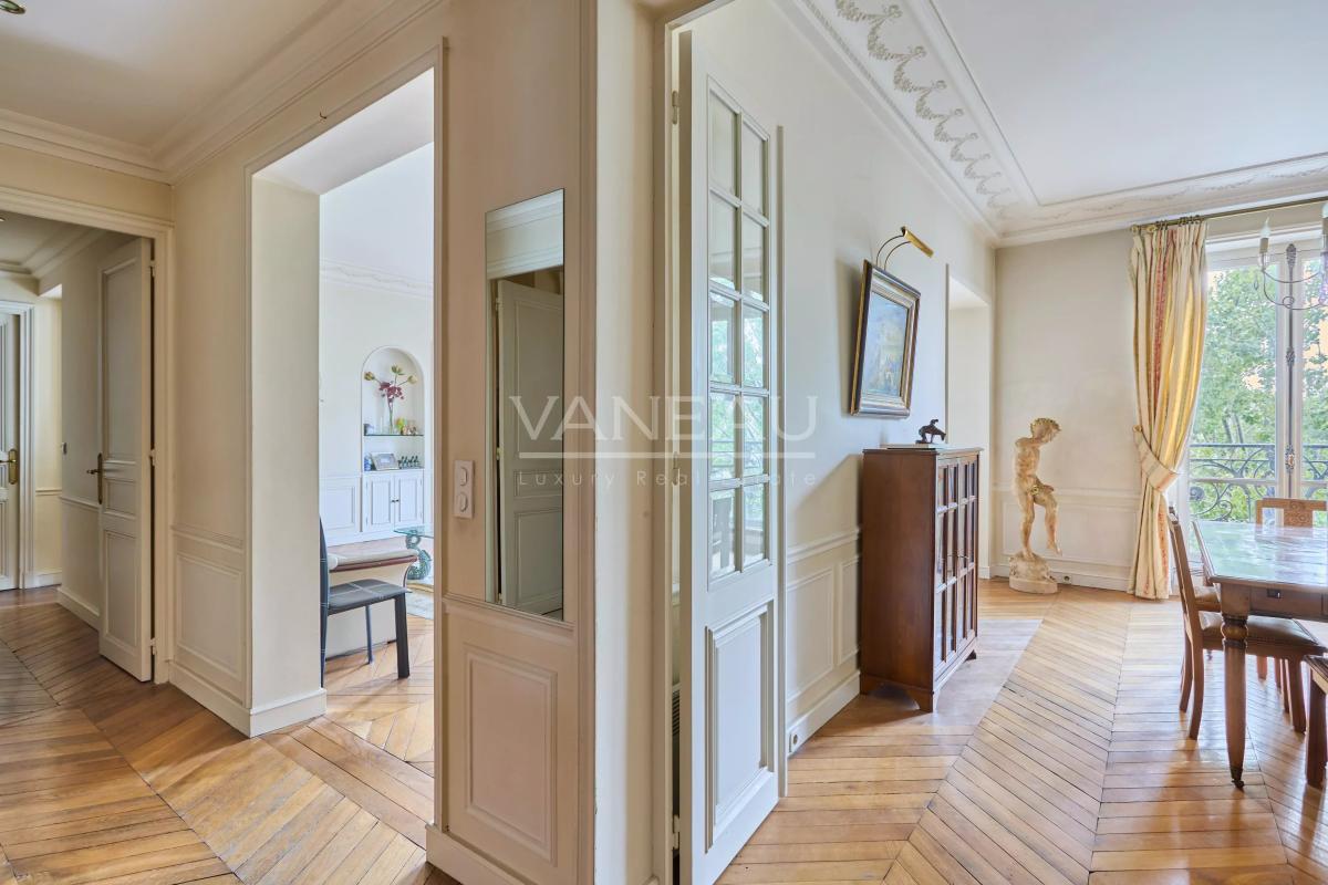Paris IVe - Ile de la Cité -  Appartement 4 pièces avec vue sur la Seine