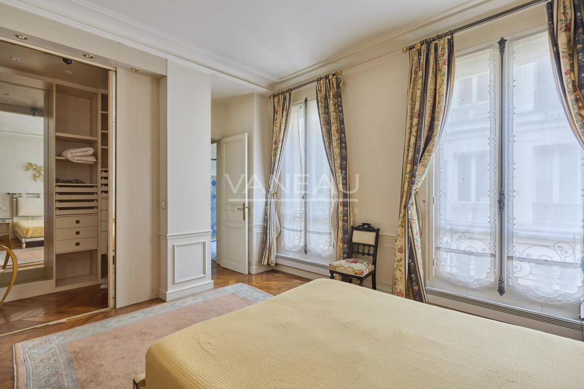 Paris IVᵉ - Appartement 4 pièces avec vue sur la Seine