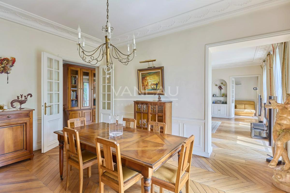 Paris IVᵉ - Appartement 4 pièces avec vue sur la Seine