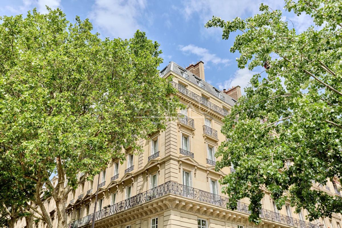 Paris IVᵉ - Appartement 4 pièces avec vue sur la Seine