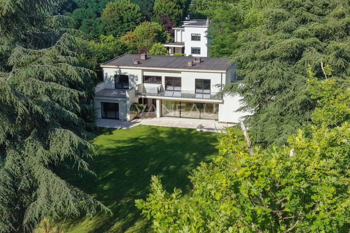 MAGNIFIQUE DEMEURE MODERNISTE DE 615M²