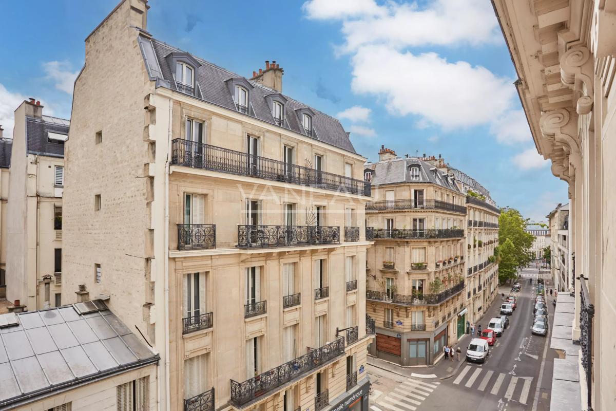Vavin / Notre-Dame-des-Champs - Trois pièces en étage élevé