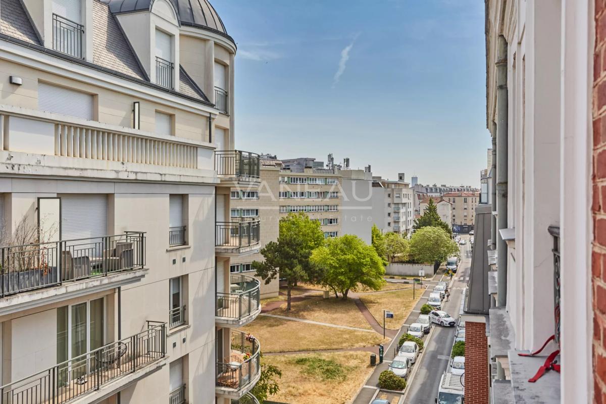 Puteaux - Charmant deux pièces lumineux au 5è étage avec ascenseur