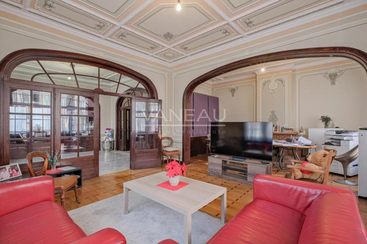 Magnifique Hôtel de maître de ± 600 m², jardin et garage