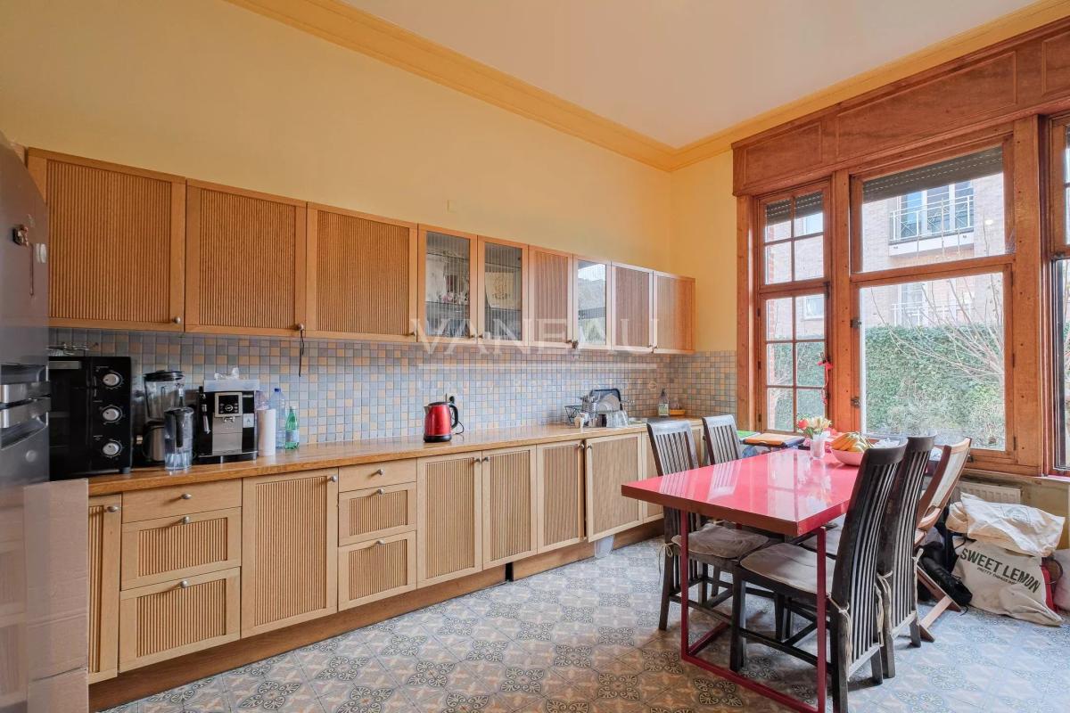 Magnifique Hôtel de maître de ± 600 m², jardin et garage