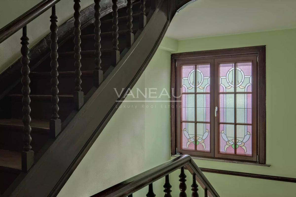 Magnifique Hôtel de maître de ± 600 m², jardin et garage