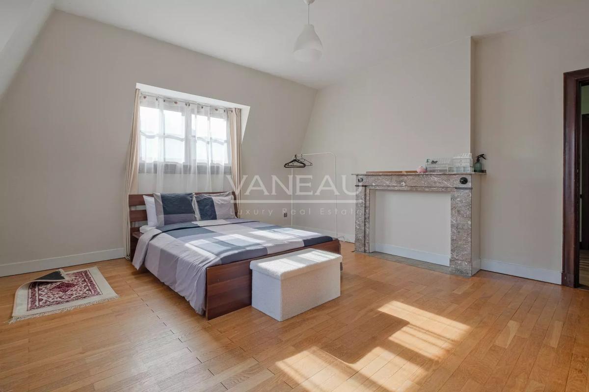 Magnifique Hôtel de maître de ± 600 m², jardin et garage