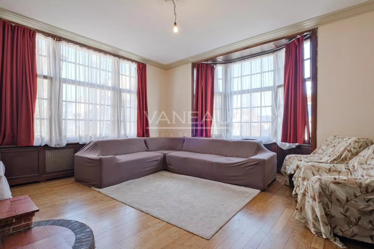 Magnifique Hôtel de maître de ± 600 m², jardin et garage
