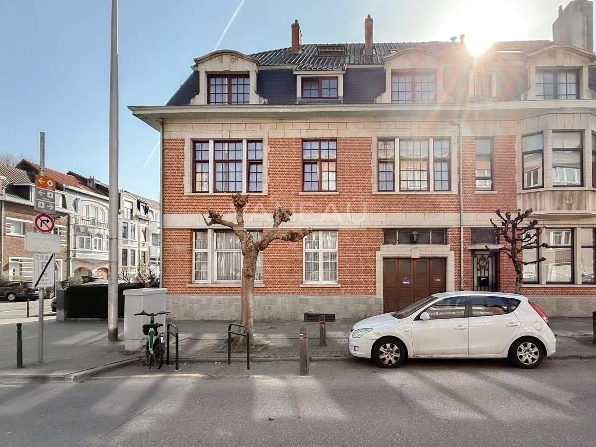 Magnifique Hôtel de maître de ± 600 m², jardin et garage