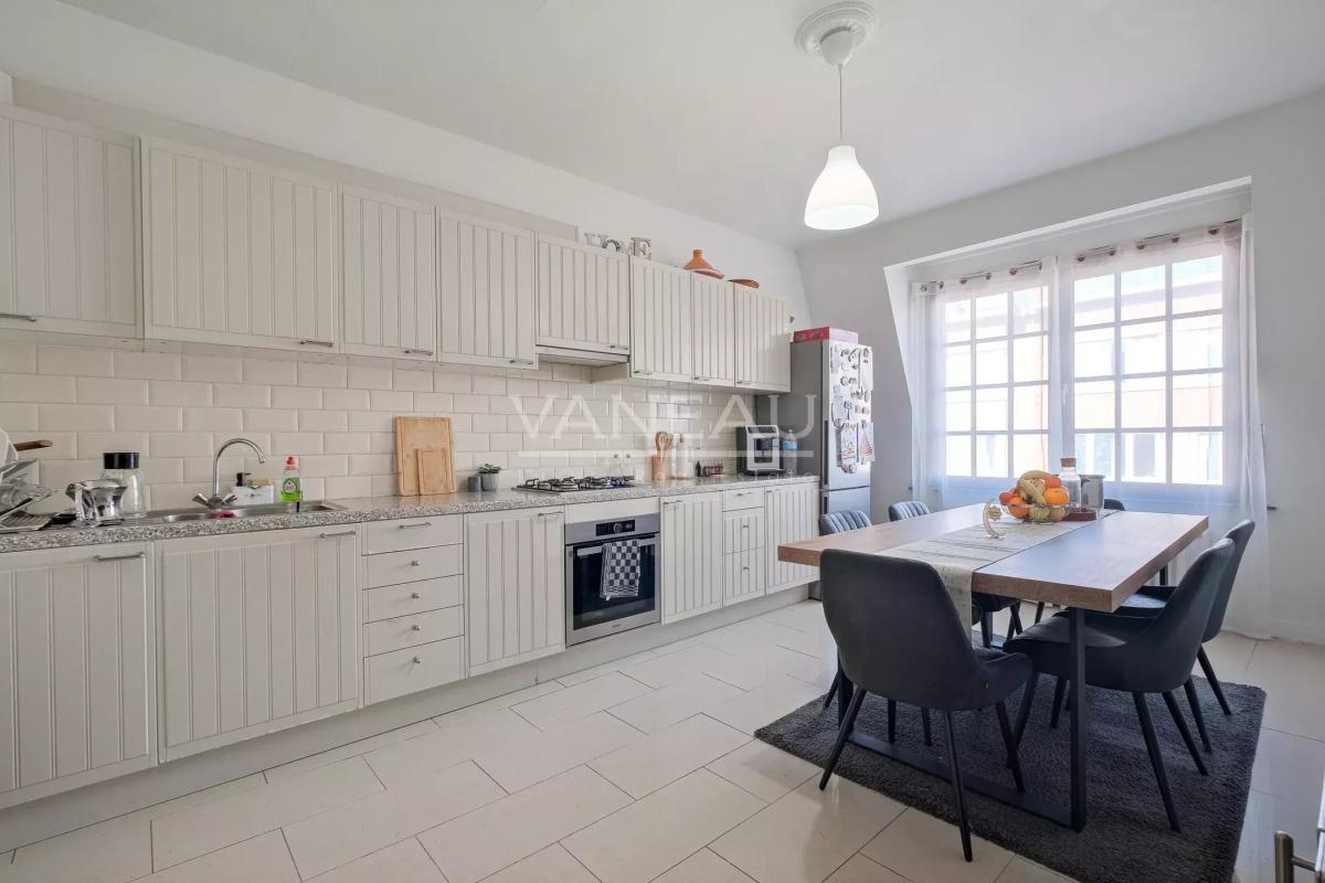 Magnifique Hôtel de maître de ± 600 m², jardin et garage