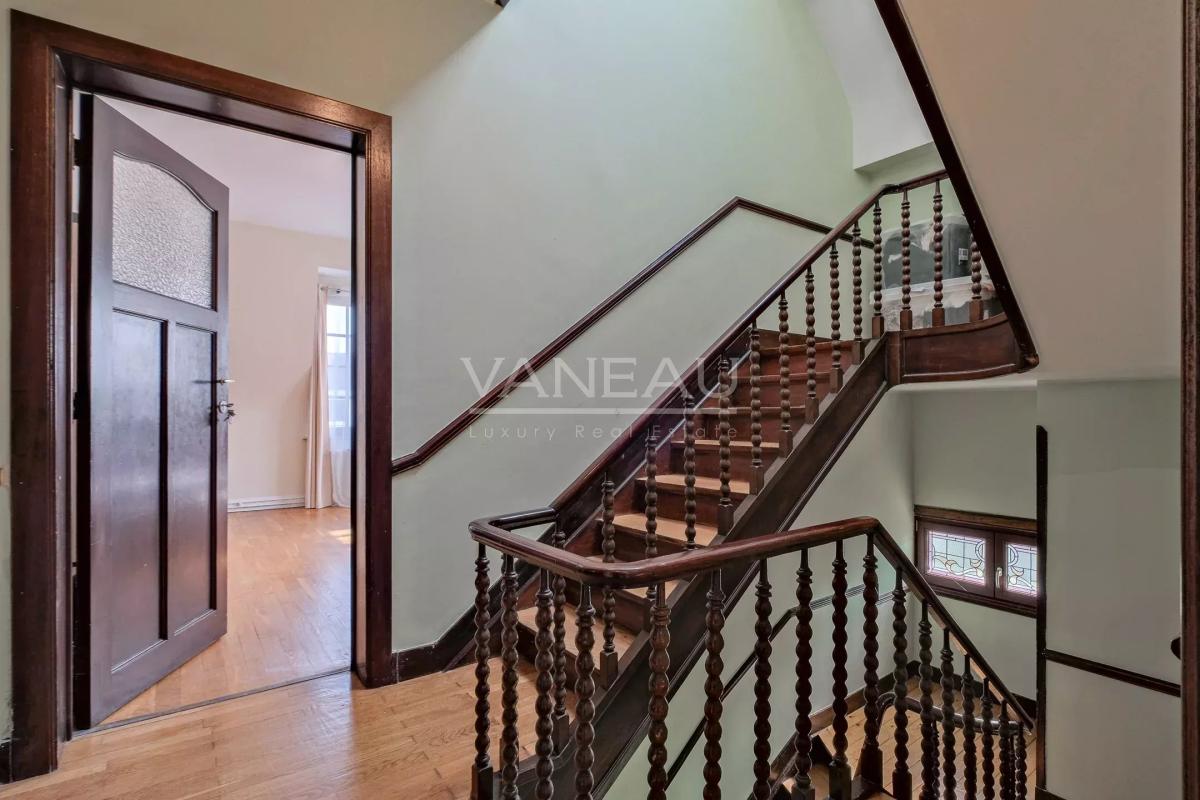 Magnifique Hôtel de maître de ± 600 m², jardin et garage