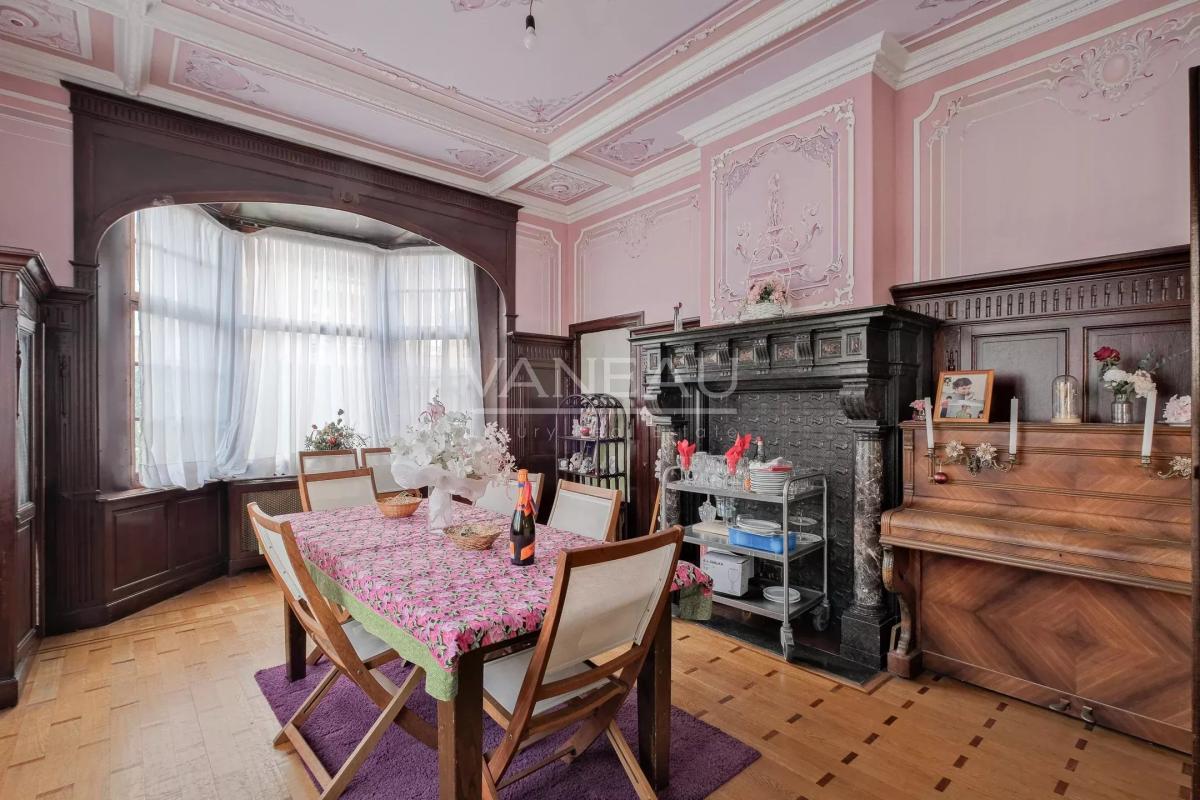 Magnifique Hôtel de maître de ± 600 m², jardin et garage
