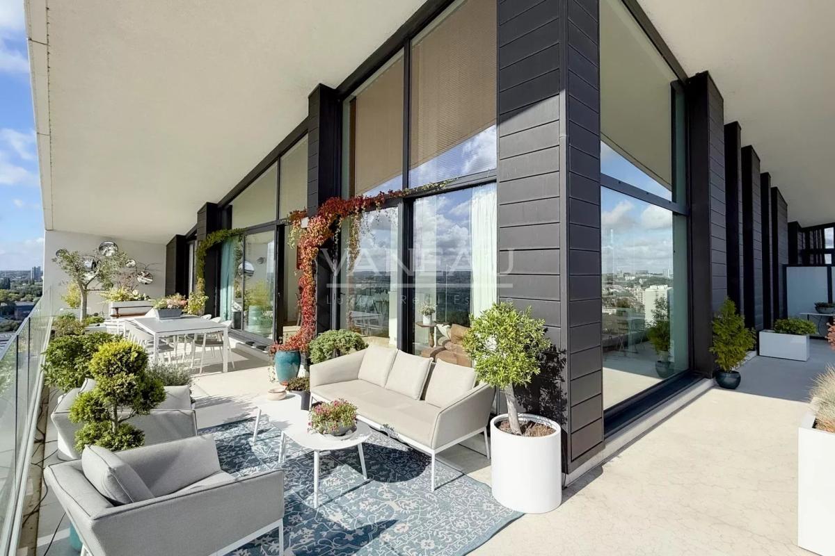 PENTHOUSE AVEC TERRASSE & VUE EXCEPTIONNELLE