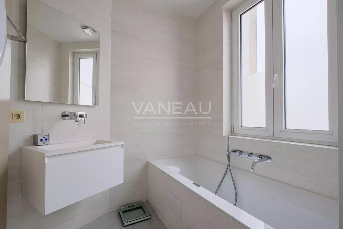 SOMPTUEUX PENTHOUSE AVEC VUE UNIQUE SUR LE CINQUANTENAIRE