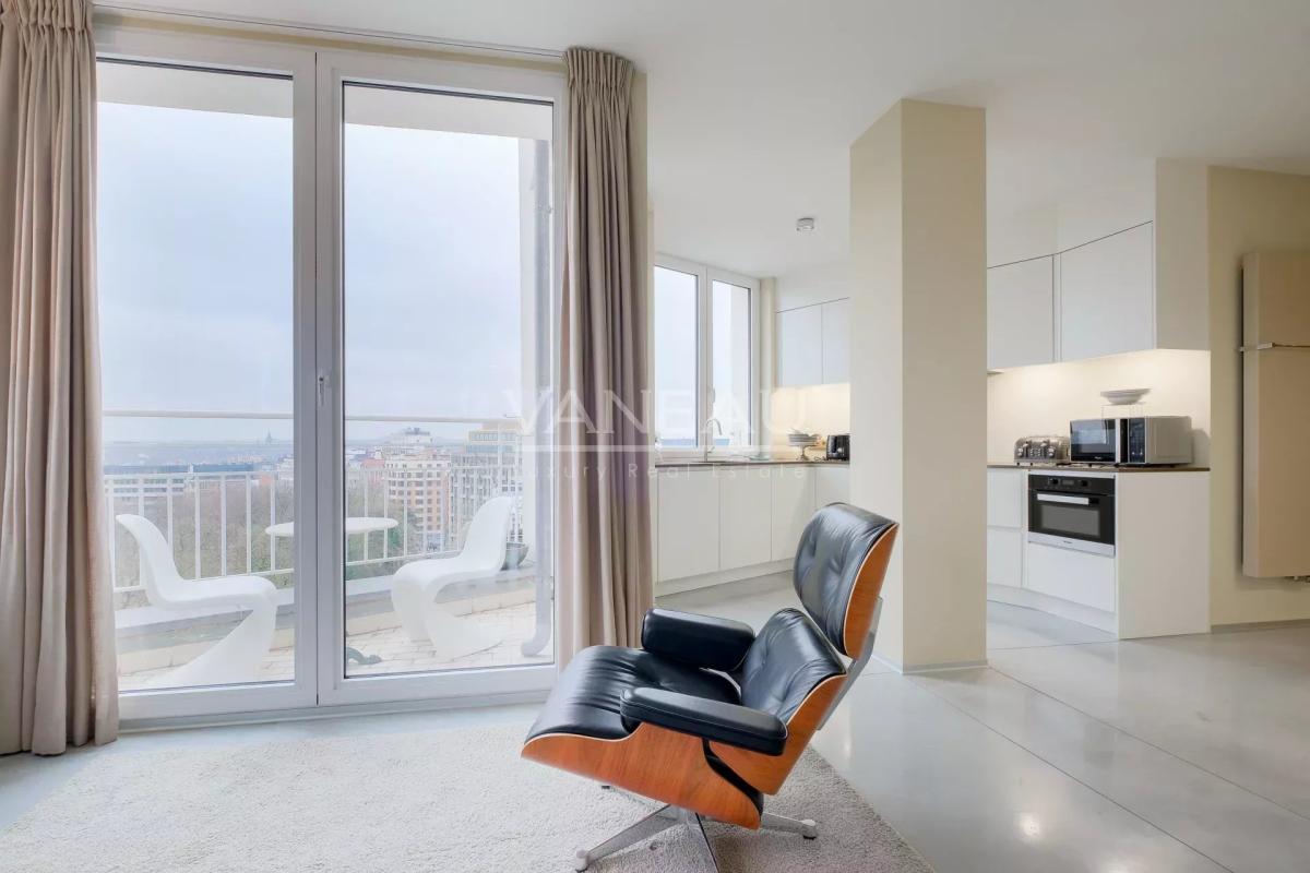 SOMPTUEUX PENTHOUSE AVEC VUE UNIQUE SUR LE CINQUANTENAIRE