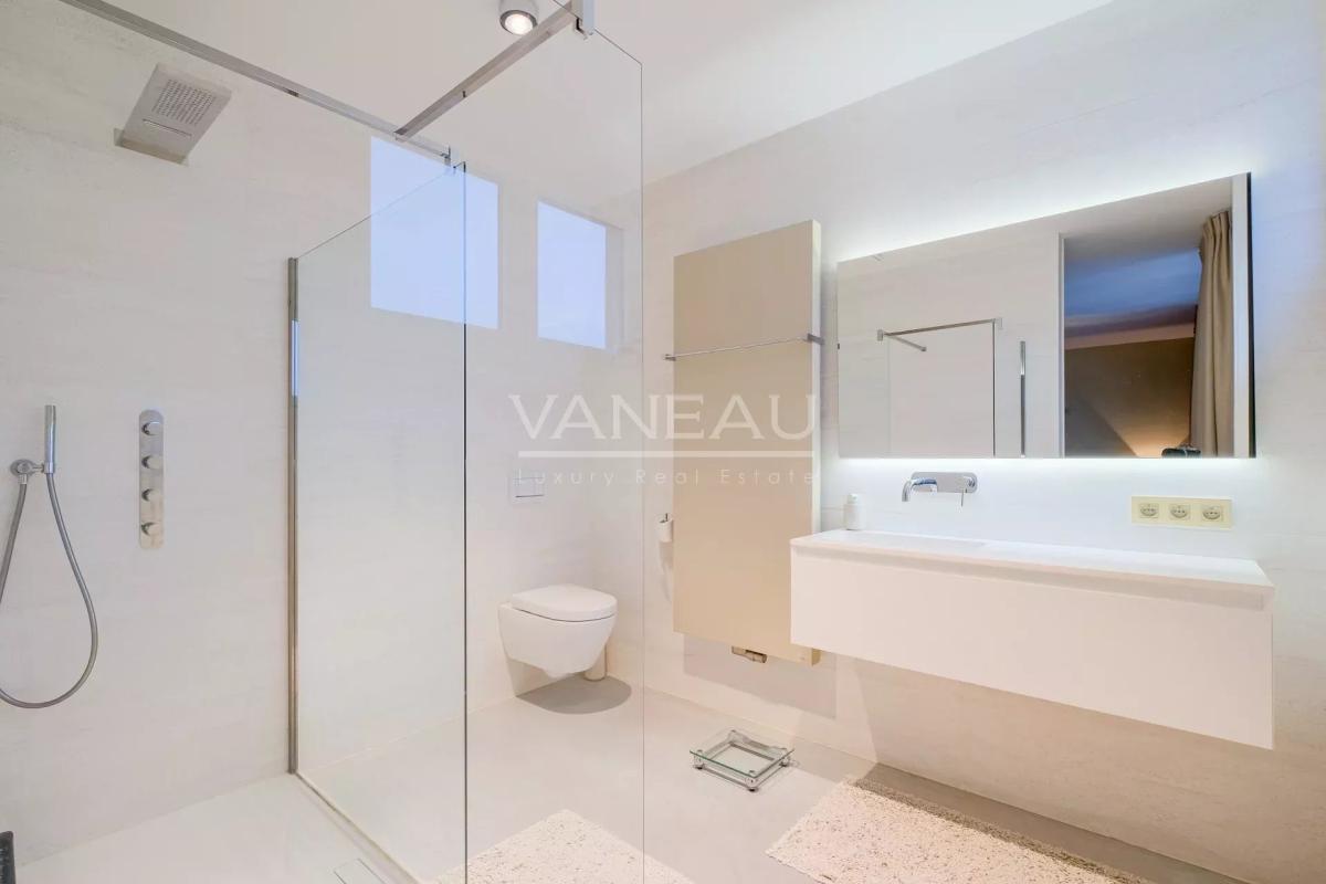 SOMPTUEUX PENTHOUSE AVEC VUE UNIQUE SUR LE CINQUANTENAIRE