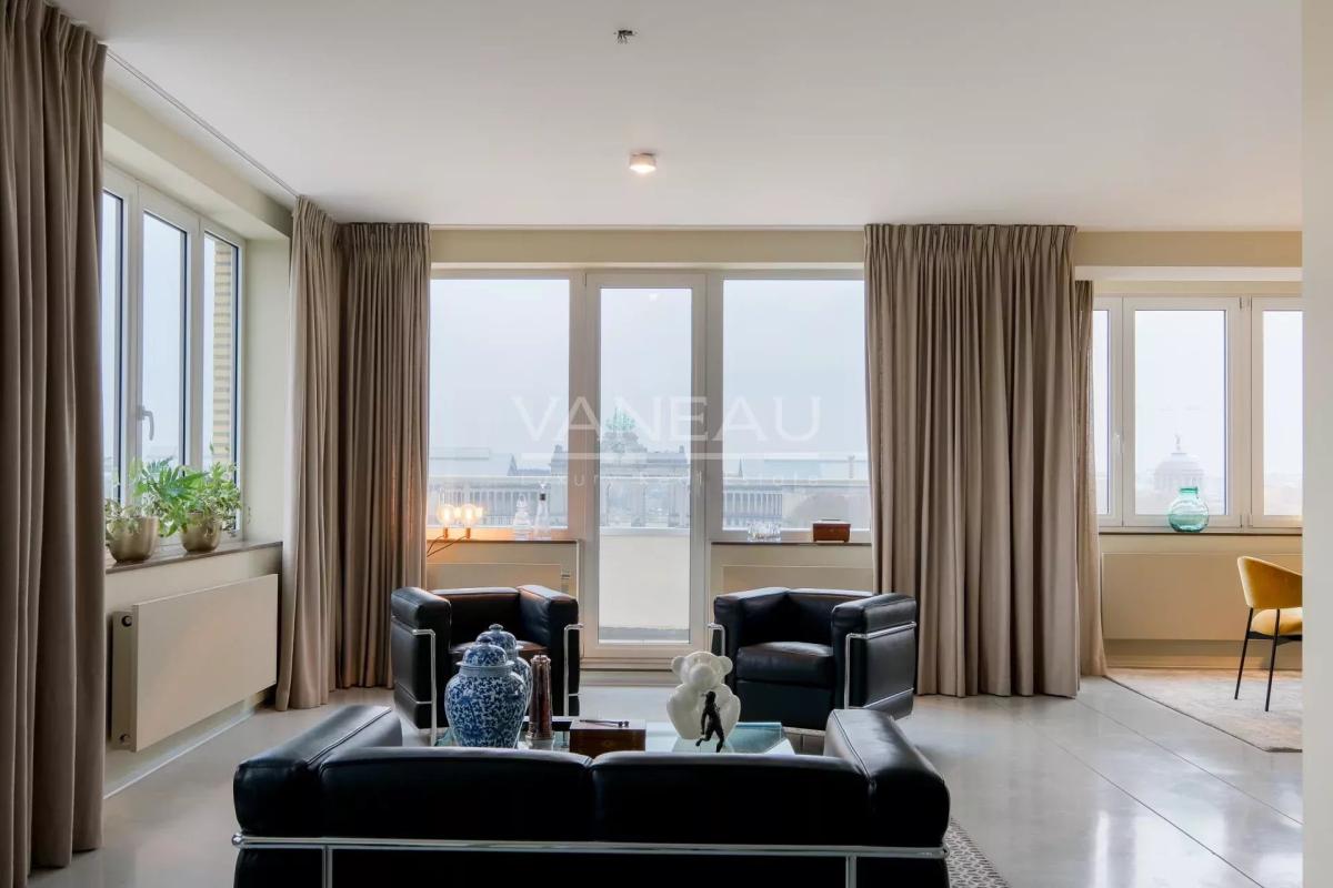 SOMPTUEUX PENTHOUSE AVEC VUE UNIQUE SUR LE CINQUANTENAIRE